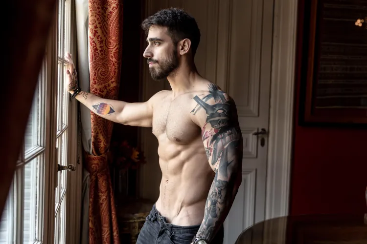 Thumbnail Engage in Hotguyswithtattoos Discourse: What Do You Think by Dry-Requirement9985