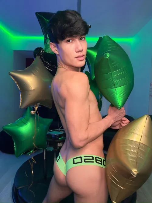 Thumbnail AlexJamesOnlyfans Invites: Would You Like to Party with Me? | GayThong