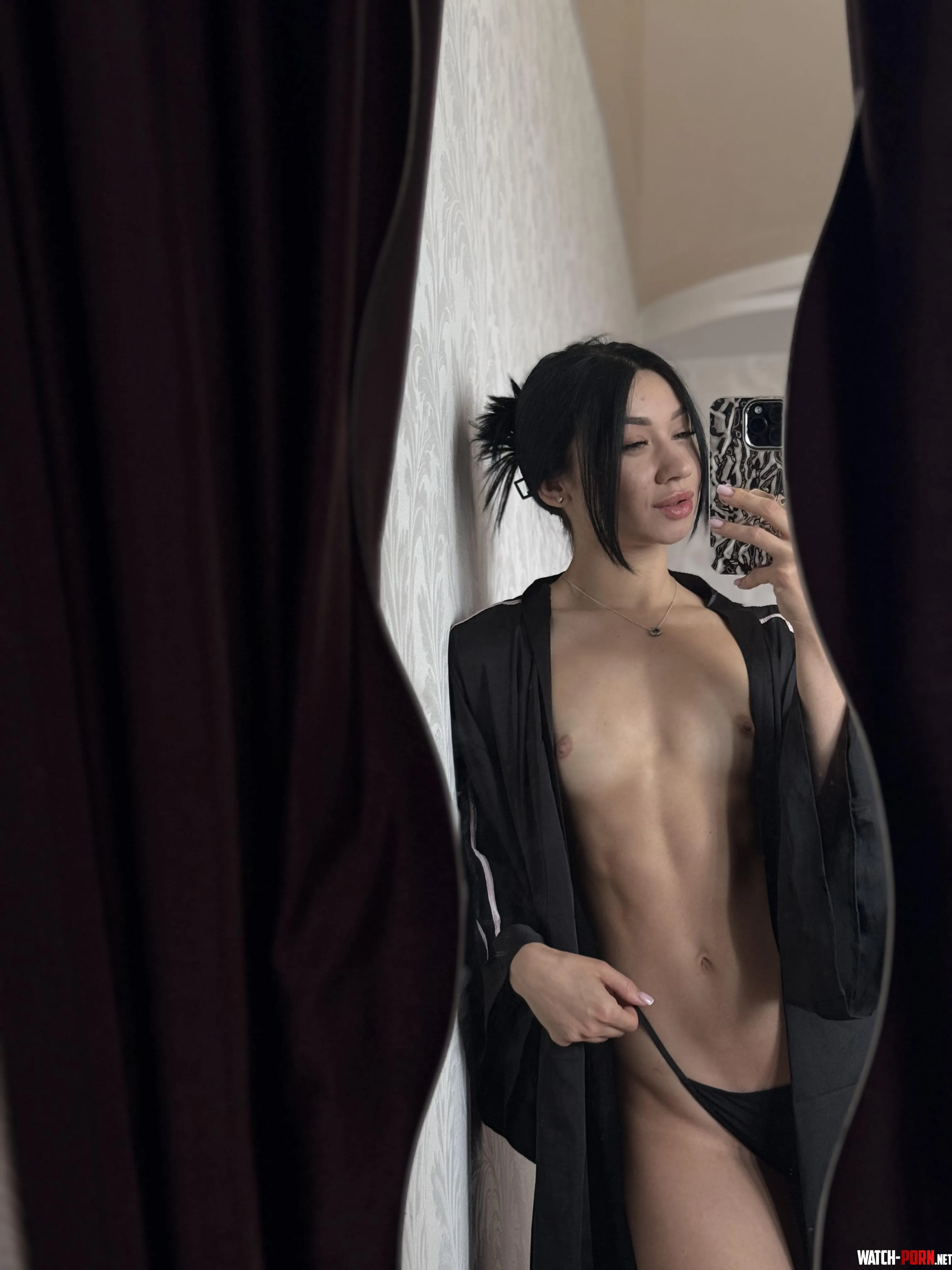 This mirror saw the sexiest parts of my body by woodnio