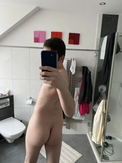 Thumbnail Self-Examination: Timber-Mysterio's Butt Selfie Journey