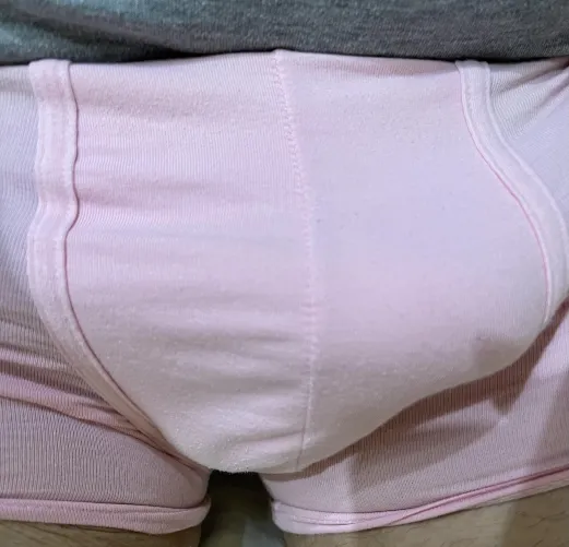 Thumbnail Pink Bulge - A Pop of Color in Bulge World