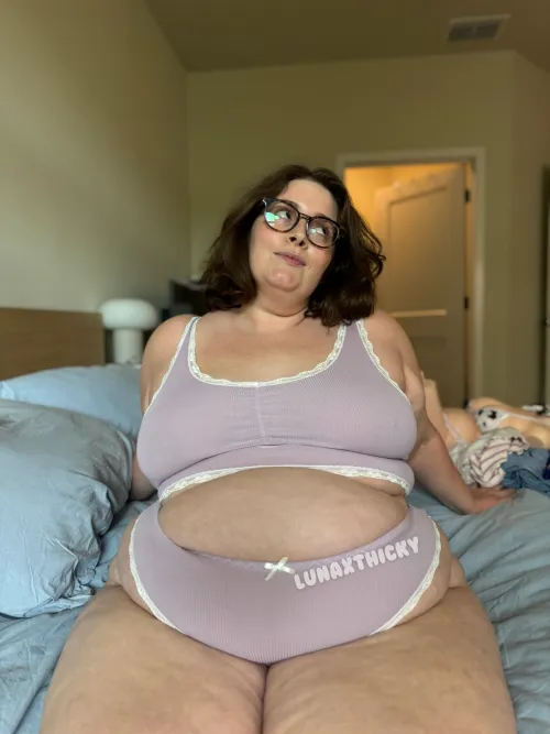 Thumbnail Belly Worship and More - Sensual Tales by lunaxthicky in BBW