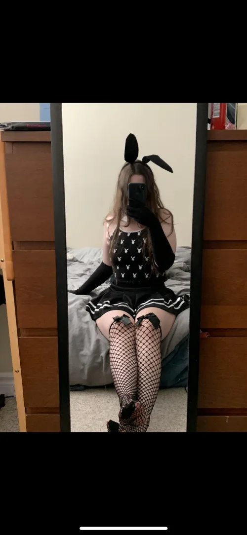 Thumbnail Would You Game with a Bunny Girl? Dive into petplay with Meaaly26