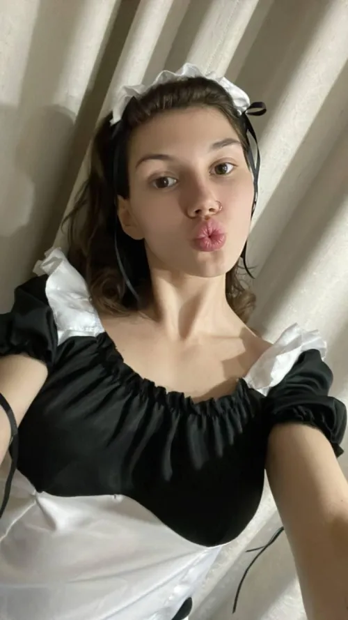 Thumbnail Cute Maid Ready to Serve - Little_Eva_20 Frenchmaid