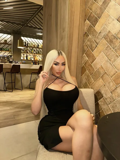 Thumbnail Blonde Bimbo Trophy: Luxury_Plastic_Doll's Allure in TrophyWives Category