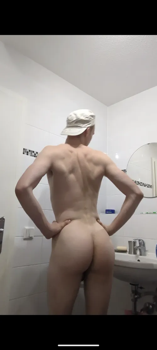 Thumbnail Valoriont's Guide to Back Muscles and Ass for Twinks