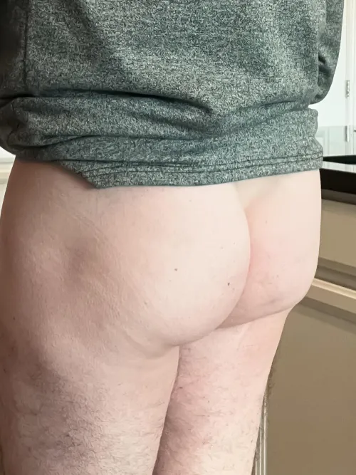 Thumbnail Booty Shot 2: FranciscoBeauteaux's Alluring Display in manass