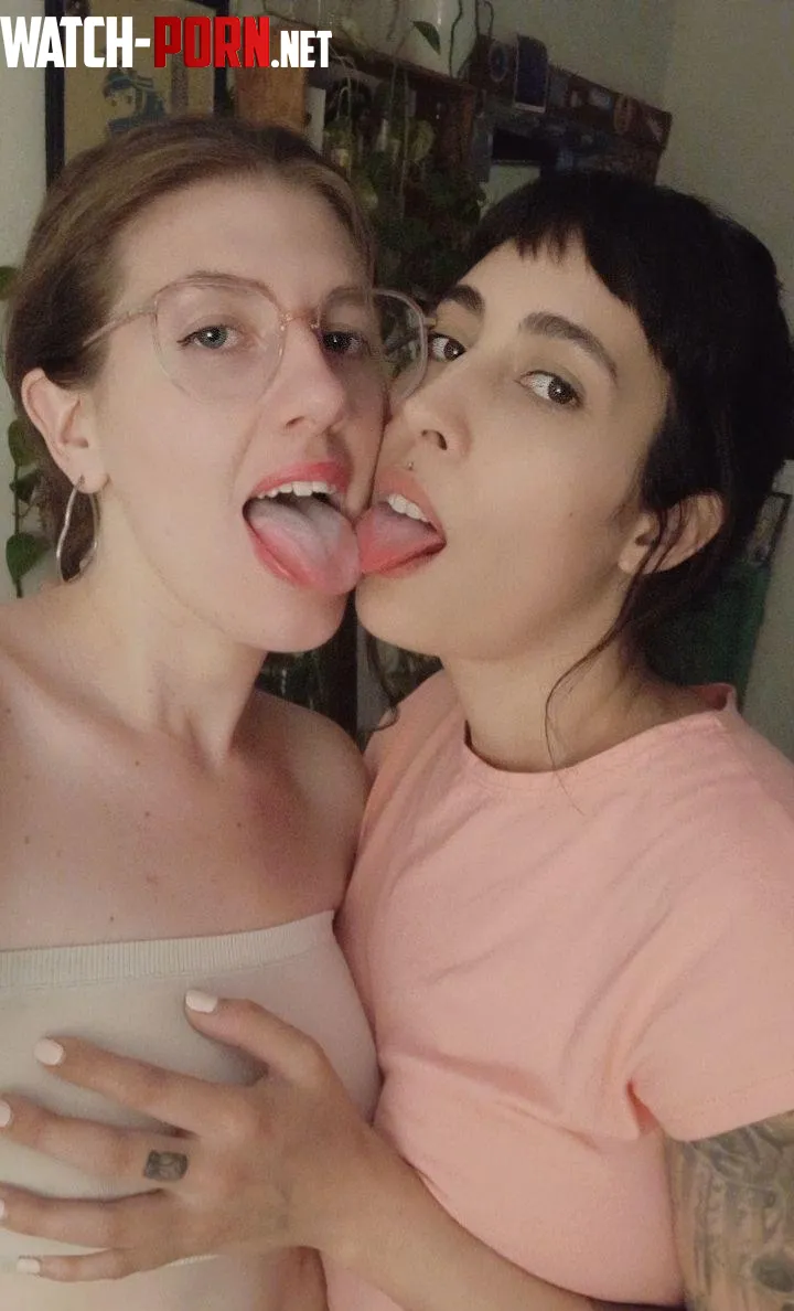 The last minutes with my hot friend lets play with us see as fuck each other Vcall sexting Tg equisxx seller by elfixx