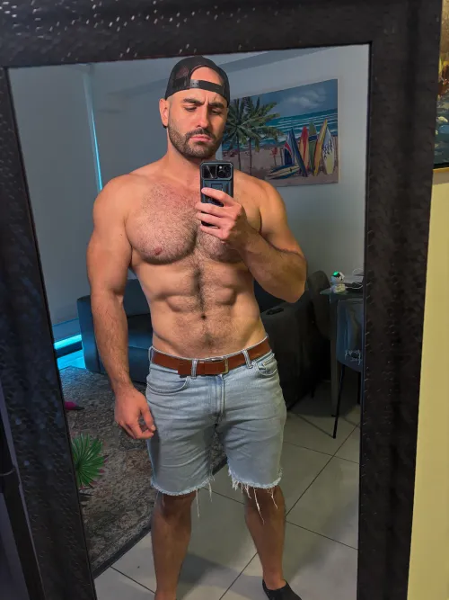 Thumbnail Appreciating Hard Bodies at 30 | Broslikeus