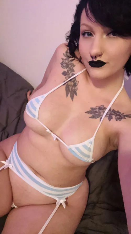 Thumbnail Delve into Domination Fantasies with AlyxIvy - Be a Good Boy