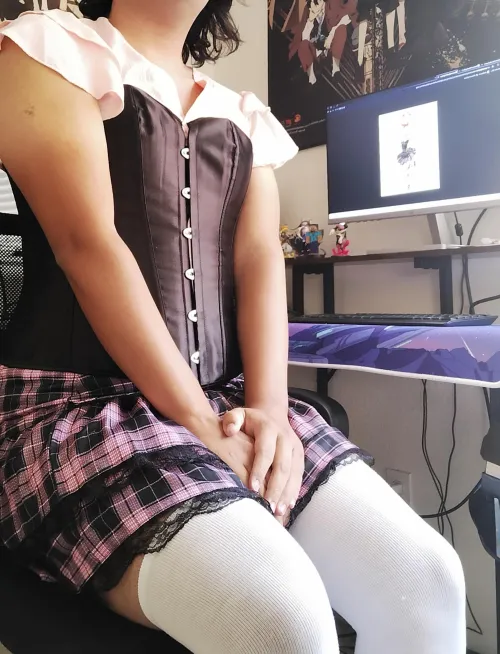 Thumbnail Fluffy_Boi30 Embraces Video Game Style in Unique Femboy Outfit