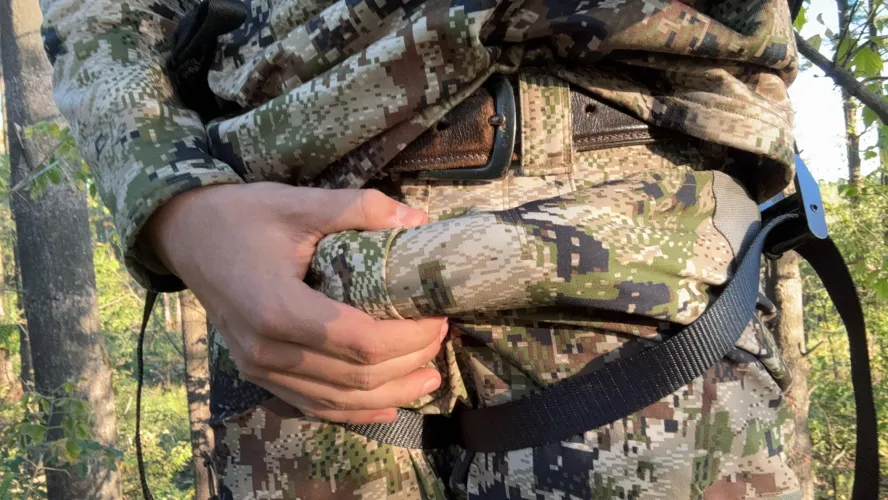 Thumbnail Hidden2115's Camo 24-Year-Old Bulge: Mystery Unveiled