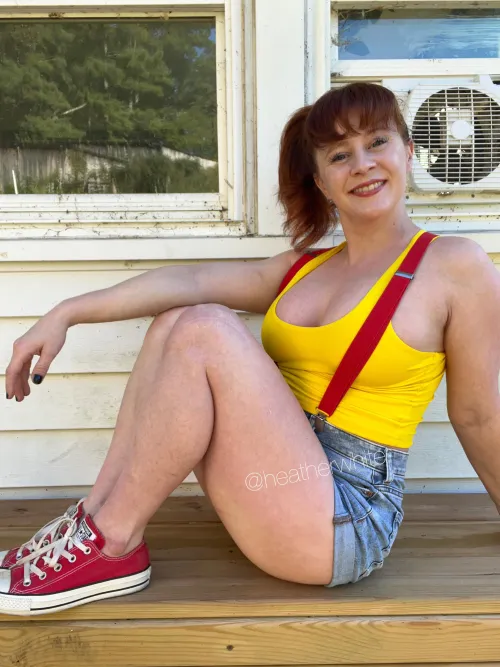 Thumbnail Healthynut101 Demands Attention as Misty, the Queen | cosplaygirls