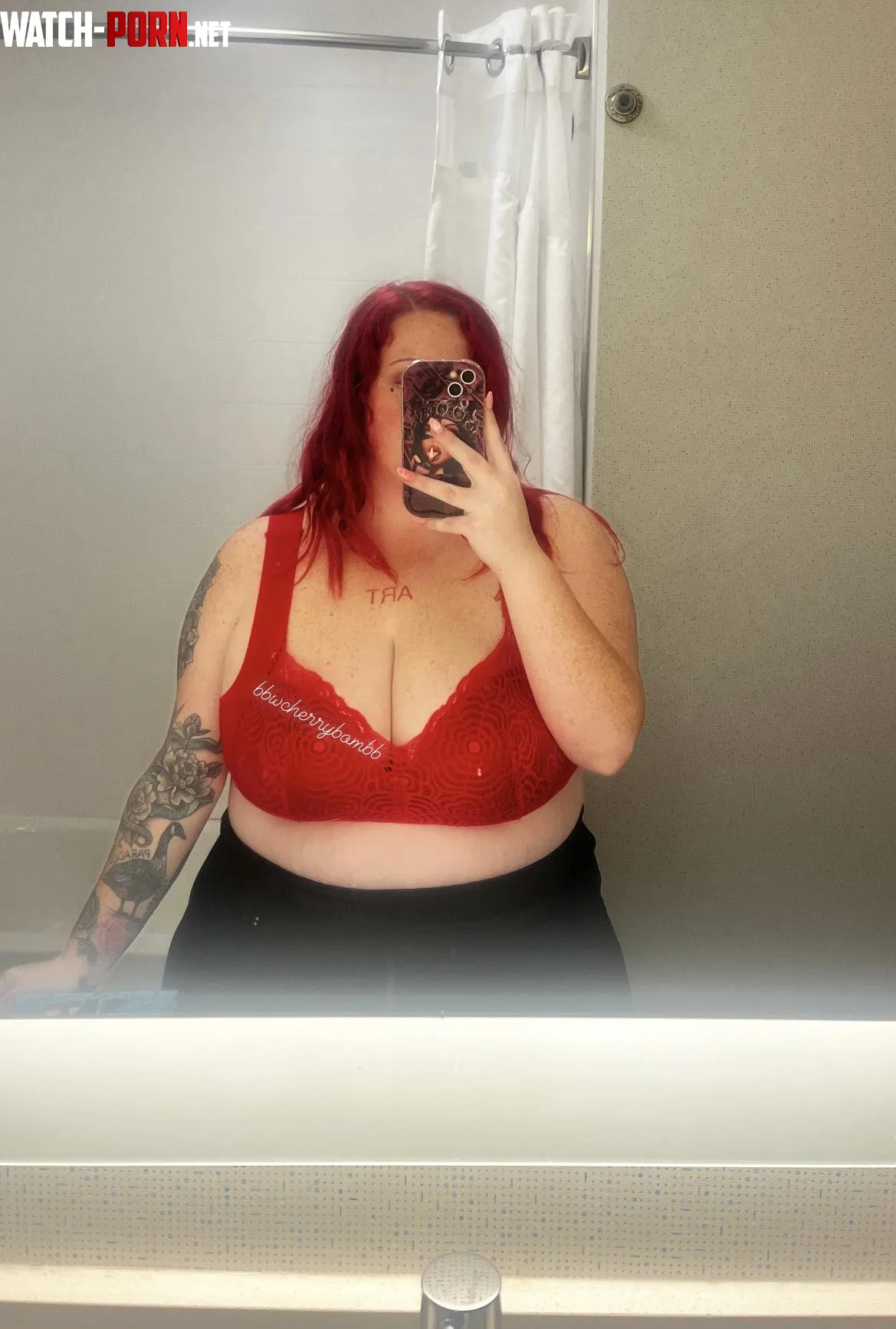 red is so my color by bbwcherrybomb