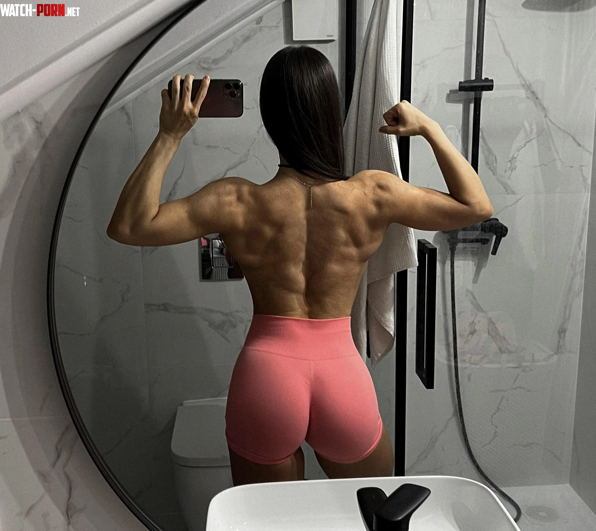 sexy fit back by linasphysiquex