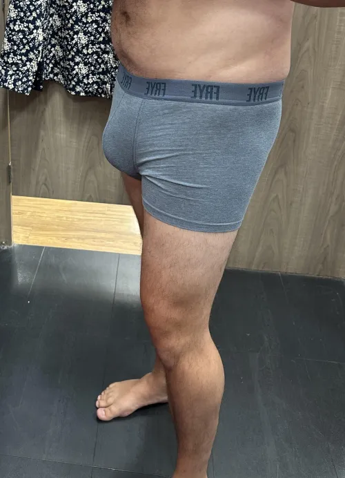 Thumbnail Boxer Bulge Confidence at 24: Insights from chubbyguy5281