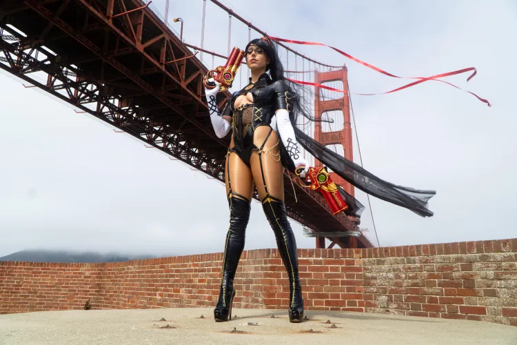 Thumbnail extwa_cwispy Stuns as Bayonetta in a Mesmerizing Cosplay Creation