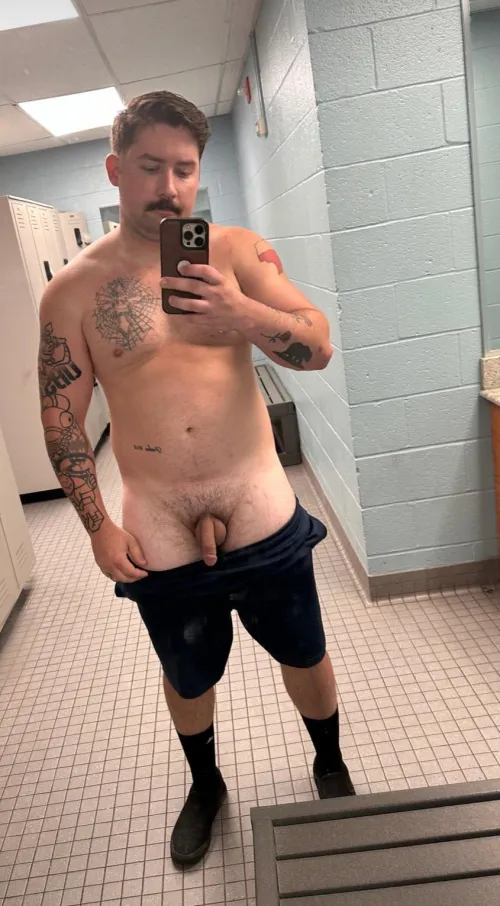 Thumbnail Am I Hot Enough to Post Here by prestigedadbod