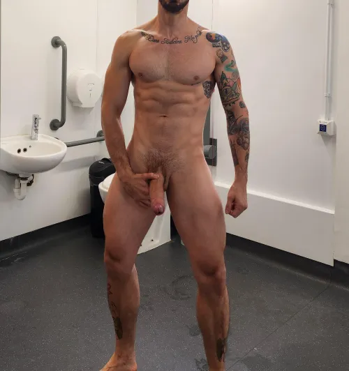 Thumbnail Join me at the Gym Toilets After My Workout | giolatinhoxxl