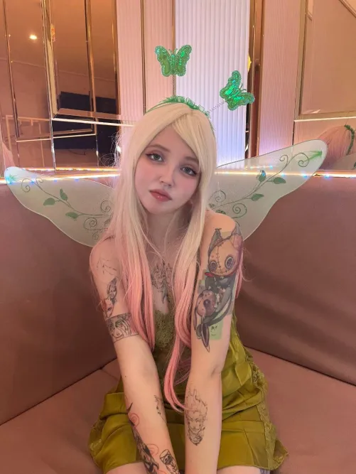 Thumbnail Neon Hair Fantasies: Embracing Unique Beauty | miaooogirl