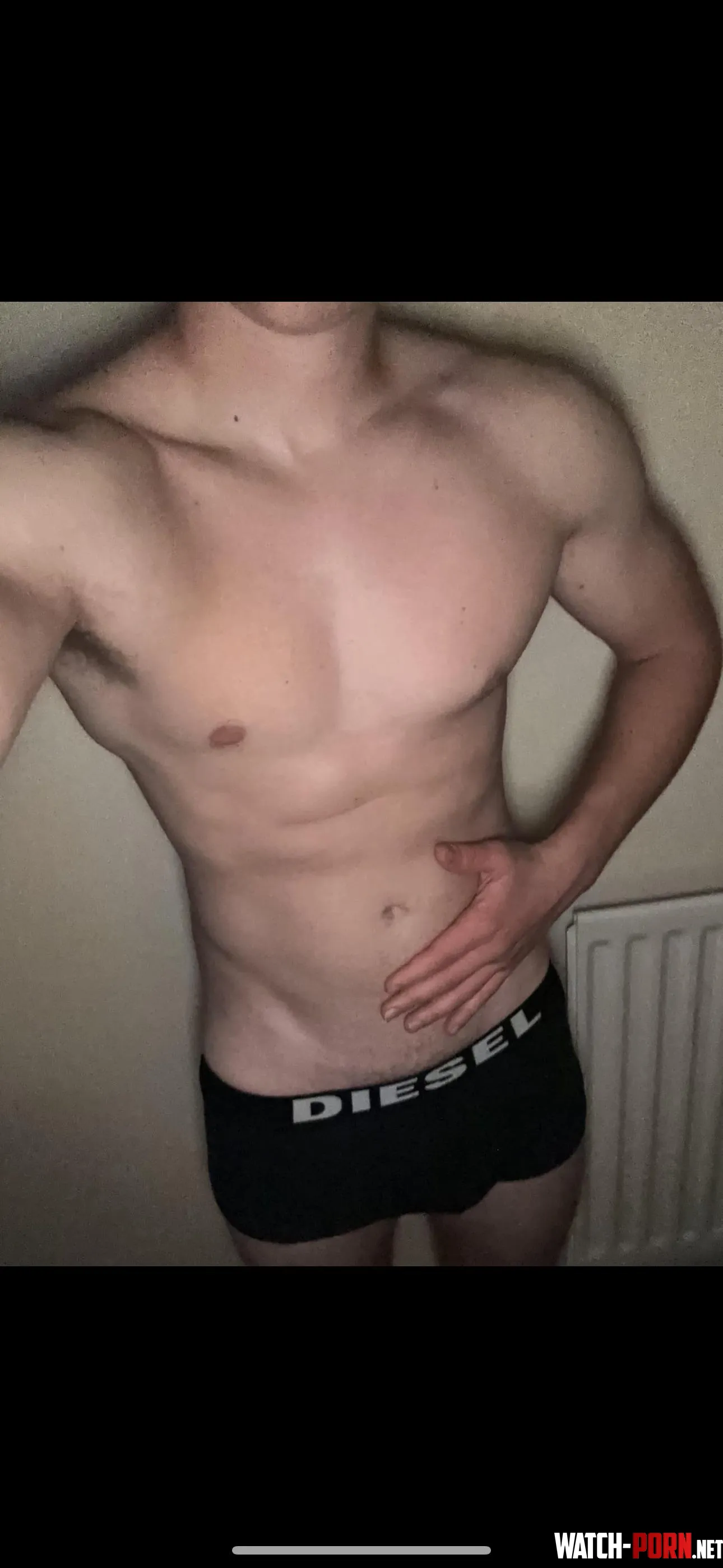 18 uk looking for older dom Dm me bears    No limit to age by ReputationAble2519