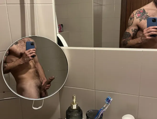 Thumbnail Preshower Workout with Ambitious-Length9423 in hotguyswithtattoos