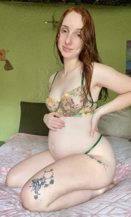 Thumbnail Ready to Spread These Legs - GingerHippie101 in PreggoPorn