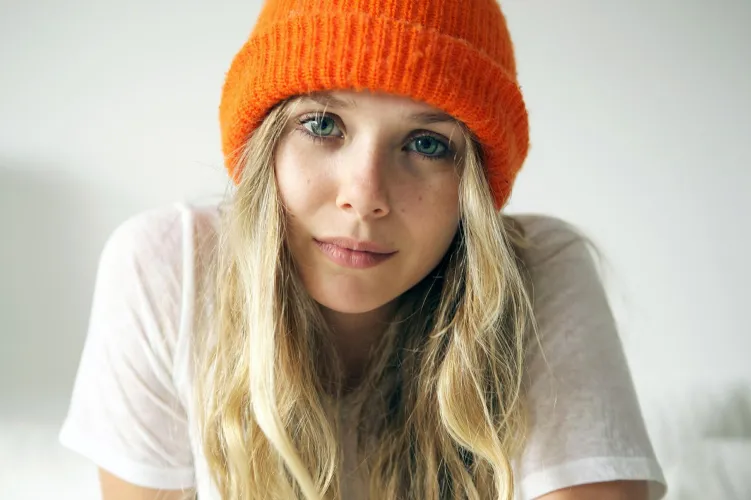 Thumbnail Mesmerizing Elizabeth Olsen by qwer5r - PrettyGirls