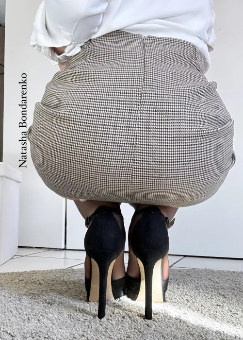 Thumbnail Elegant in Pencil Skirts: High Heels View | NatyBond_OF