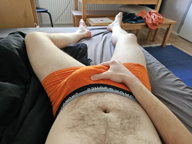 Thumbnail Sunday Bulge: Wealaer's Sunday Bulge Story