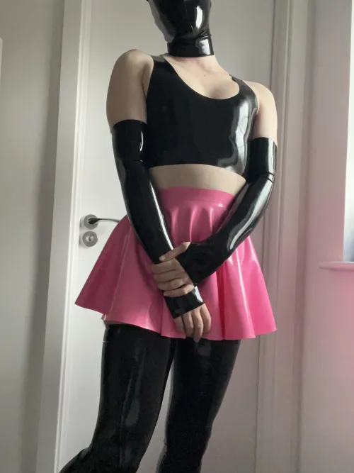 Thumbnail Latex Lovin': FemBoys Fashion Statement - External-Carrot