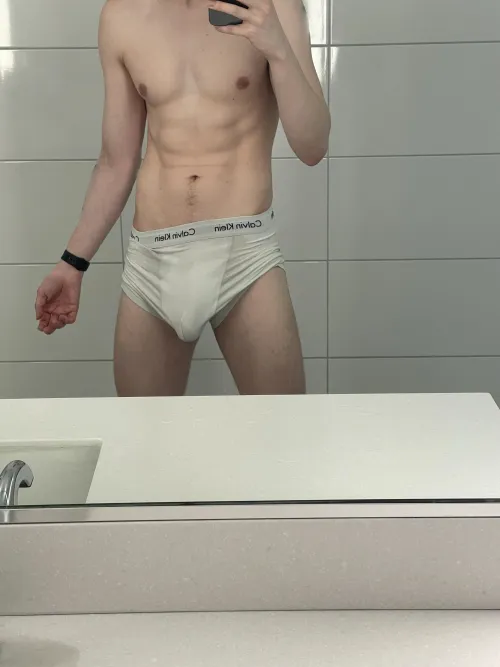 Thumbnail Post-Gym Sweats: Unveiling Bulge Secrets with sadtripod