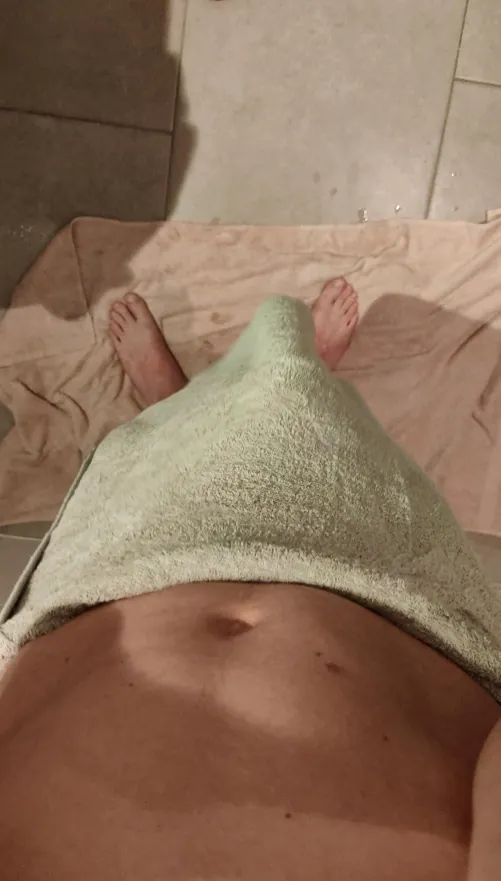 Thumbnail Aftershower Bulging: Dive into Halesits' 18 Bulge Reveal