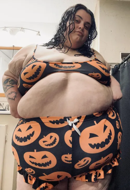 Thumbnail Ready for Spooky Season: Dive into Big-Arm4810's SSBBW Article