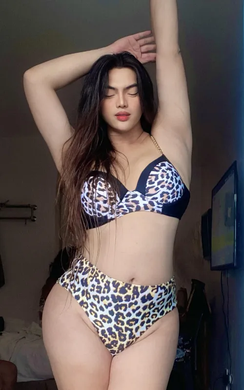 Thumbnail Thicc Chick Alert: Ladyboy Maxine_02 Reveals All