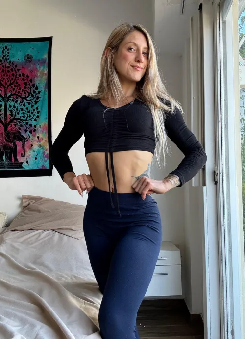 Thumbnail Dreaming of Crop Top Days | Layna_Raindrop