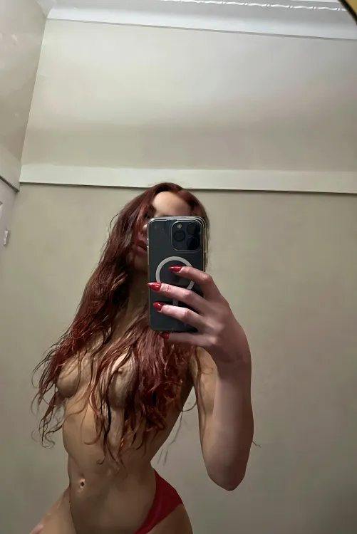 Thumbnail Fresh Out of the Shower: Revealing Nude Selfies by DeerKind8551