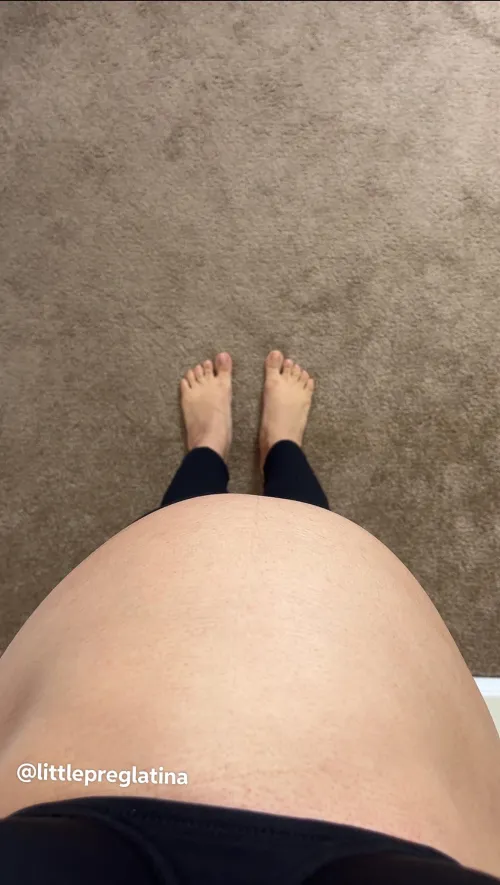 Thumbnail Working the Angles: Embracing Pregnancy and Foot Changes | littlepreglatina