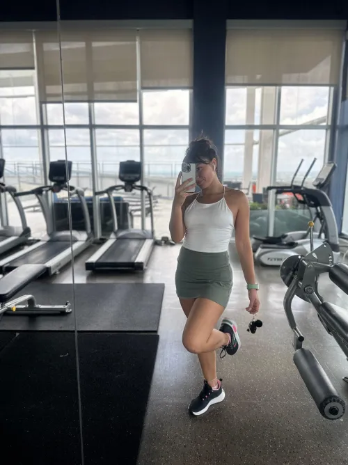 Thumbnail Gym Confidence Boost: Bubbly_Esme's Croptopgirls Experience