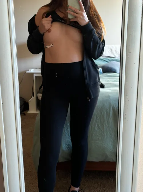 Thumbnail Attention-Grabbing Gym Outfit with Small Boobs | Ornery-Tangelo-5089