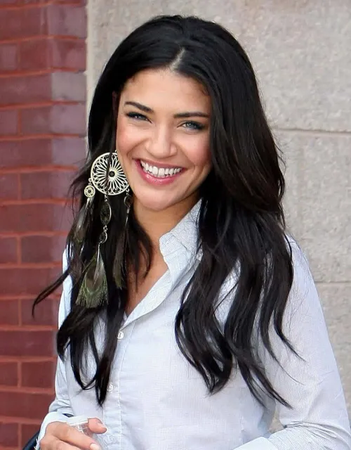 Thumbnail ChanLYN93 Shines the Spotlight on Jessica Szohr