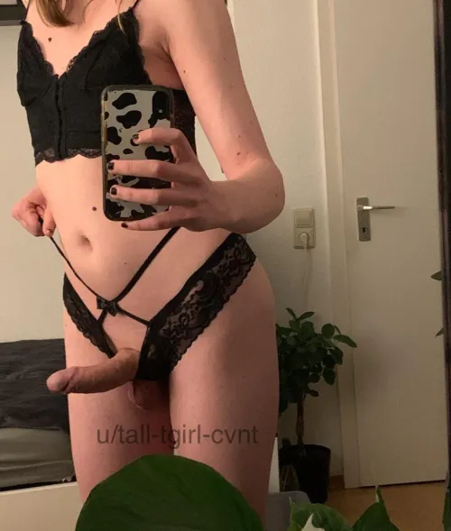 Thumbnail In Awe of Beauty: Tall-TGirl-Cvnt's Admiration