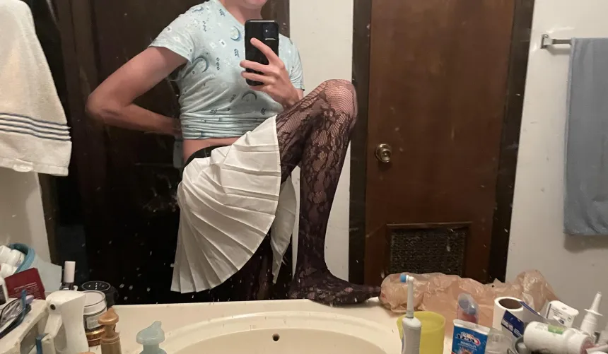 Thumbnail Kyle_188 Seeks Tips to Embrace Femininity - A Femmeboy Inquiry