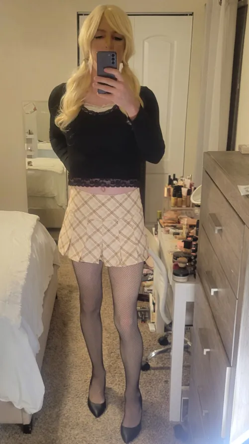 Thumbnail Embracing Mini Skirt Fashion with AshButts9