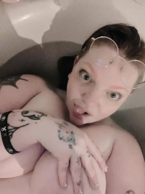 Thumbnail Indulging in Self-Care: BBW Spa Moments by satinelabelle