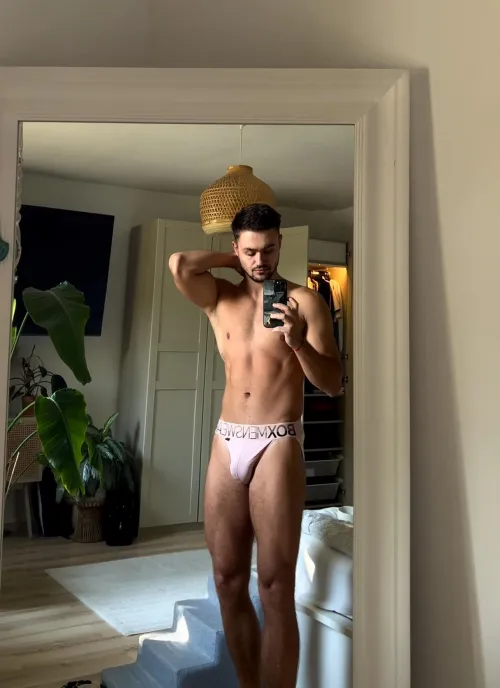 Thumbnail Bulging Appeal: jocktrunk's Allure | broslikeus