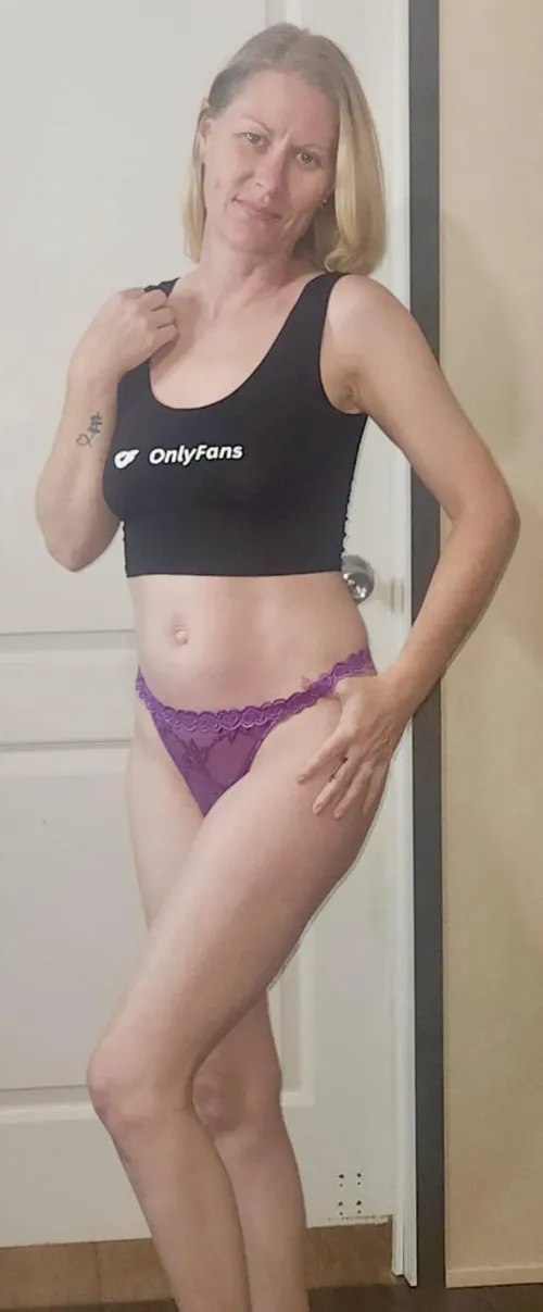 Thumbnail OnlySuzyQ's Question: What Would You Rate This MILF? Exclusively on OnlyFansGirls101