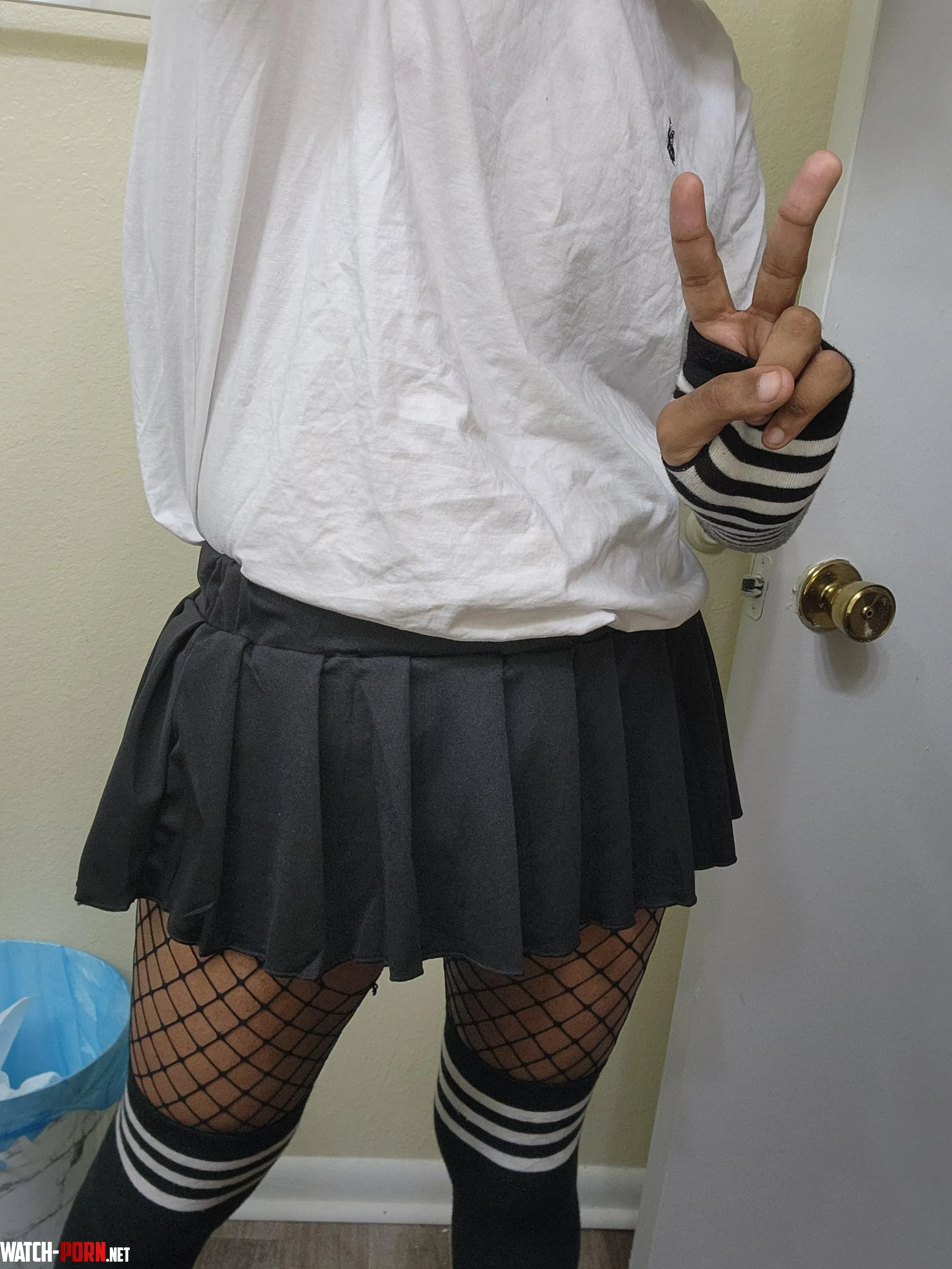 Ive only started recently crossdressing but I feel like me doing so is genuinely helping me with my self esteem by EeziiListenin02