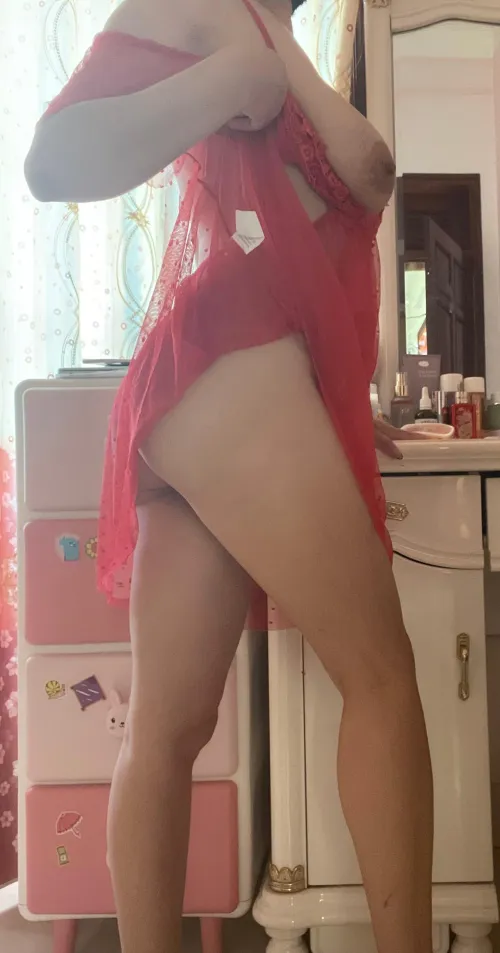 Thumbnail Rocking Red: Hornymilfphuphu's Fashion Dilemma