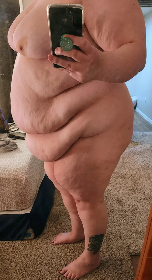 Thumbnail Could You Handle My Body? Tips for Embracing Self-Love in the SSBBW Community